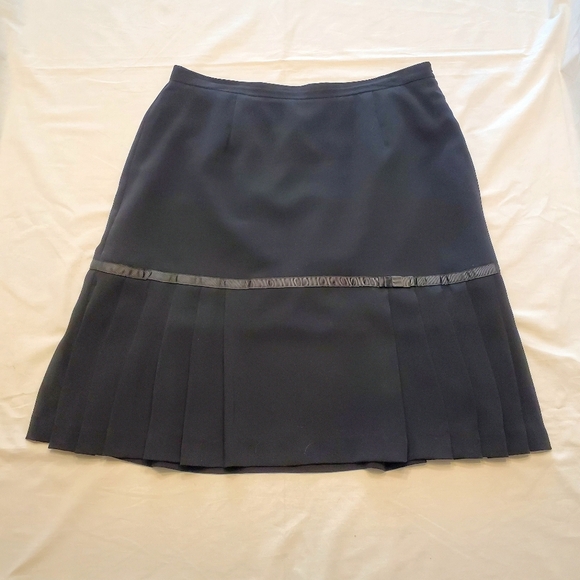 Dress Barn Women's Plus Size 16 Below Knee Skirt Pleated w/Ribbon Detail Lined - Picture 1 of 6